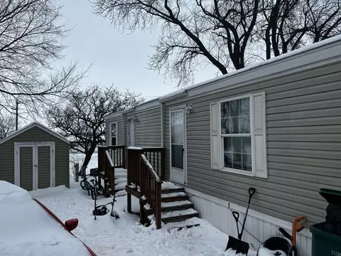 14 Cedar St, Minooka, IL 60447