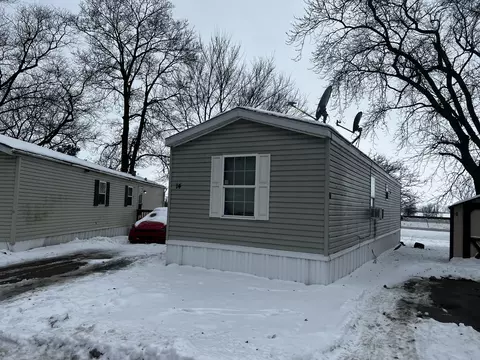 14 Cedar St, Minooka, IL 60447 photo 2