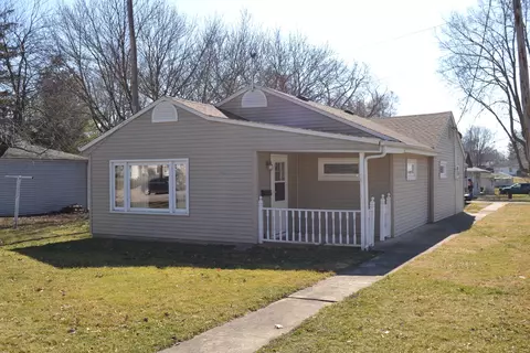 1002 E Main St, Clinton, IL 61727