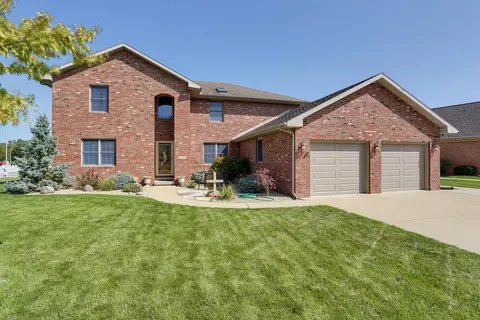 329 Deerfield Dr, Rantoul, IL 61866
