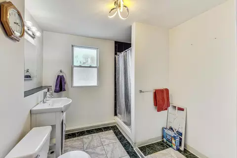 Bath - 6422 Sinclair Ave, Berwyn, IL 60402 photo 2 of 3