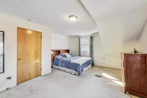 Bedroom - 6422 Sinclair Ave, Berwyn, IL 60402 photo 4 of 5