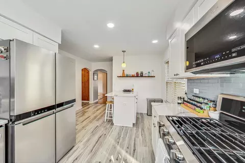 Kitchen - 6422 Sinclair Ave, Berwyn, IL 60402 photo 3 of 4