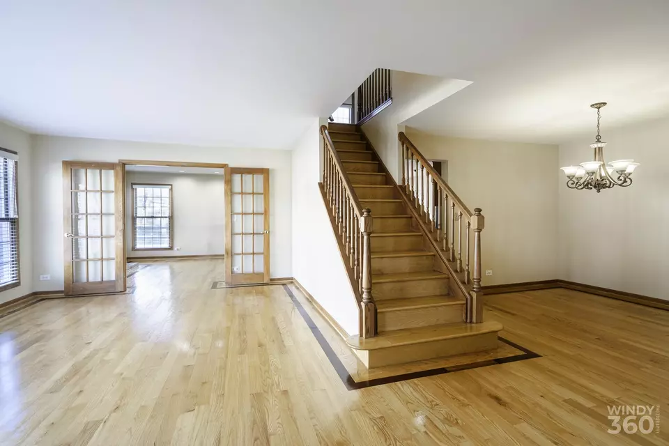 Entry Way - 285 Benton Ln, Bloomingdale, IL 60108 photo 1 of 3