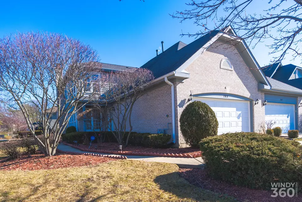 Exterior - 285 Benton Ln, Bloomingdale, IL 60108 photo 1 of 6