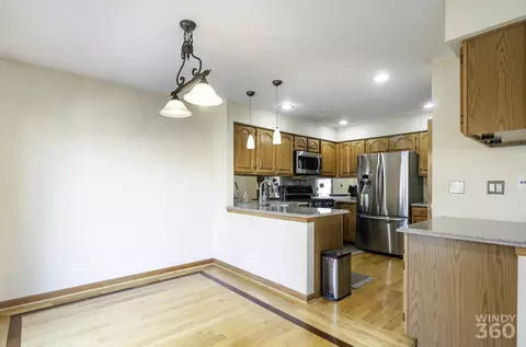 Kitchen - 285 Benton Ln, Bloomingdale, IL 60108 photo 1 of 4