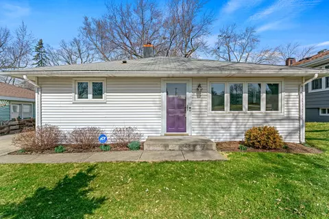 317 Division St, Saint Charles, IL 60174