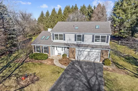 38 W708 Eagles Nest Ct, Saint Charles, IL 60175