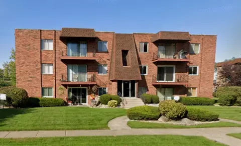 5704 128th St #3B, Crestwood, IL 60445