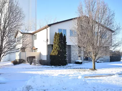 723 Brockwood Rd #723, New Lenox, IL 60451