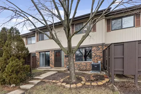 7333 Winthrop Way #4, Downers Grove, IL 60516