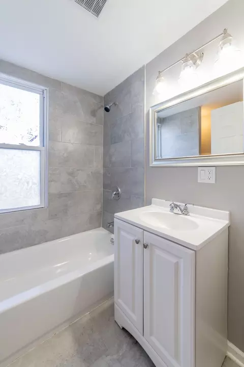 8601 S Lowe Ave, Chicago, IL 60620 photo 18