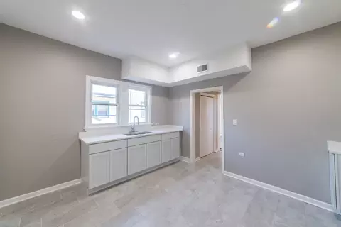 8601 S Lowe Ave, Chicago, IL 60620 photo 10