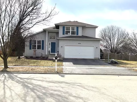 26215 Oak Ridge Ct, Channahon, IL 60410