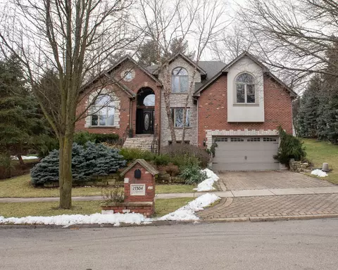 15304 S Edgewood Dr, Lockport, IL 60441
