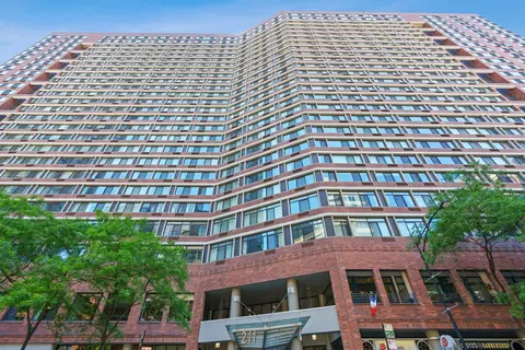 211 E Ohio St #1024, Chicago, IL 60611