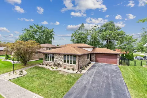 240 S Ingleside Ave, Glenwood, IL 60425