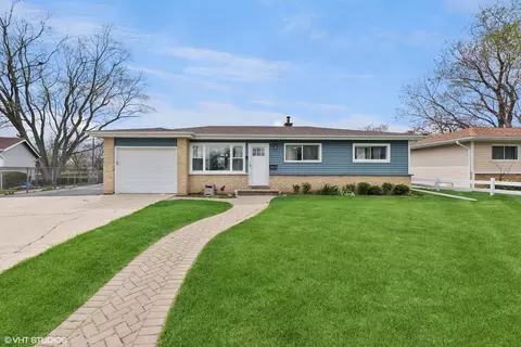 3210 Twyford Rd, Waukegan, IL 60087