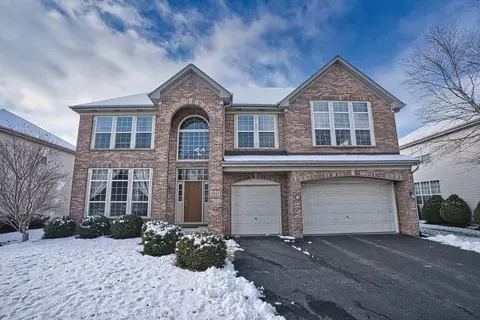 1335 Alexander Dr, Bolingbrook, IL 60490