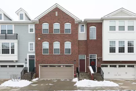 33 Neri Dr, Schaumburg, IL 60194
