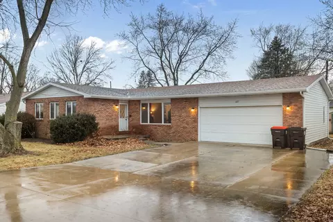 617 E Water St, Farmer City, IL 61842