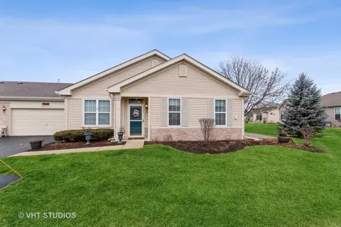 16535 Buckner Pond Way, Crest Hill, IL 60403