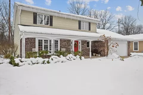 568 Republic Rd, Batavia, IL 60510