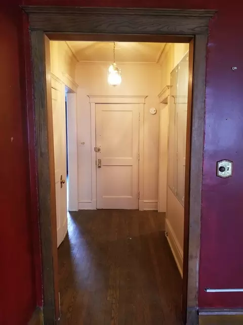 Entry Way - 1375 E 54th St #1, Chicago, IL 60615 photo 1 of 2