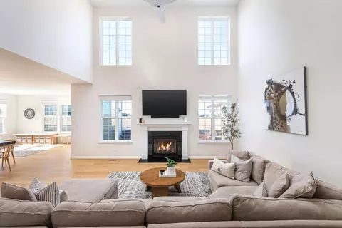 Living - 27029 Ashgate Xing, Plainfield, IL 60585 photo 1 of 4
