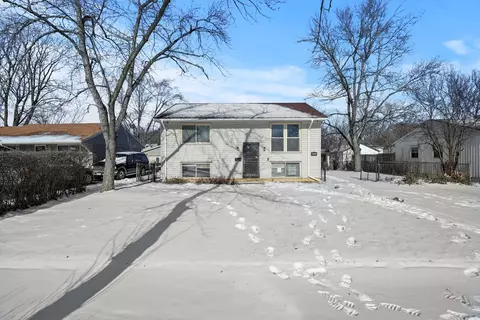 215 E Tulip Dr, Glenwood, IL 60425
