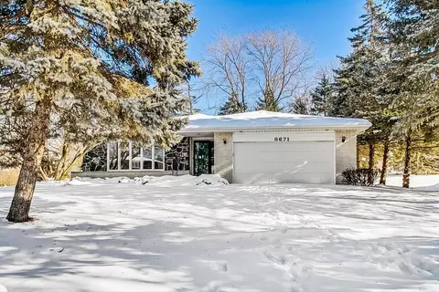 8671 Ailsworth Dr, Darien, IL 60561
