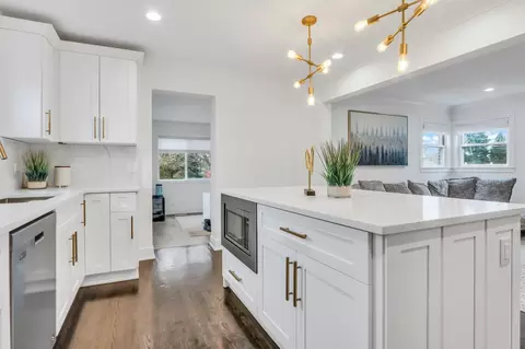 Kitchen - 6955 W Wright Ter, Niles, IL 60714 photo 6 of 6