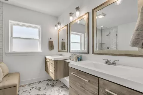 Bath - 6955 W Wright Ter, Niles, IL 60714 photo 2 of 3