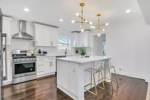 Kitchen - 6955 W Wright Ter, Niles, IL 60714 photo 2 of 6