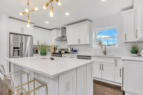 Kitchen - 6955 W Wright Ter, Niles, IL 60714 photo 3 of 6