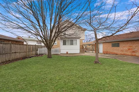 Exterior - 6955 W Wright Ter, Niles, IL 60714 photo 2 of 2