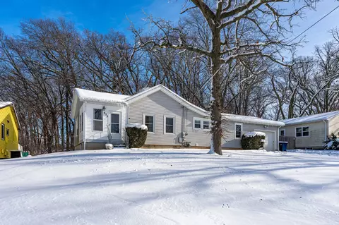 332 Oak St, Belvidere, IL 61008
