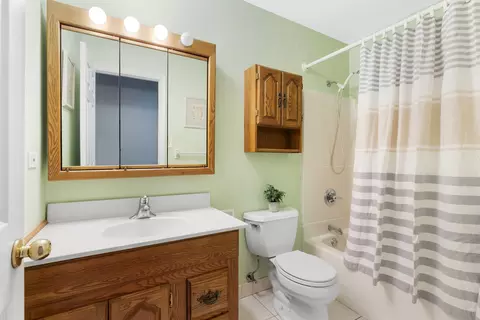 Bath - 1233 E Hull Dr, Wheaton, IL 60189 photo 2 of 2