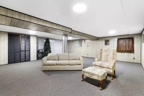 Living - 1233 E Hull Dr, Wheaton, IL 60189 photo 7 of 7