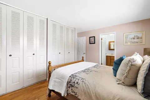 Bedroom - 1233 E Hull Dr, Wheaton, IL 60189 photo 2 of 3
