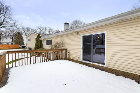Exterior - 1233 E Hull Dr, Wheaton, IL 60189 photo 3 of 5