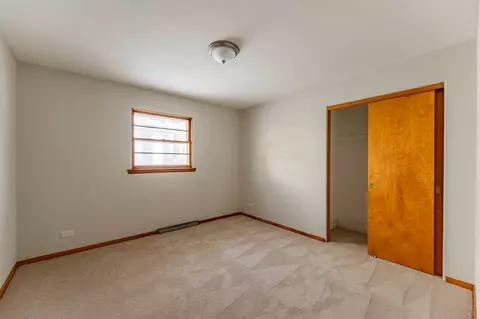 391 Mcclure Ave, Elgin, IL 60123 photo 6