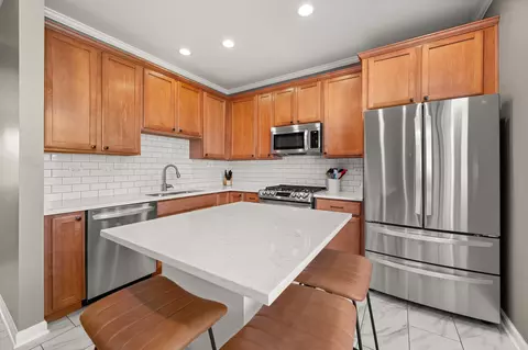Kitchen - 3076 Bridgeham St, Elgin, IL 60124 photo 2 of 4