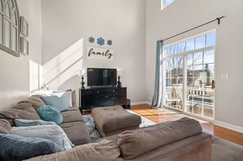 Living - 3076 Bridgeham St, Elgin, IL 60124 photo 1 of 4