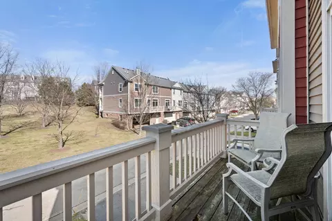 Exterior - 3076 Bridgeham St, Elgin, IL 60124 photo 4 of 6
