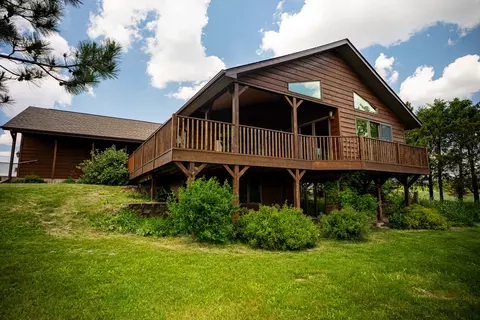 14578 Center Rd, Durand, IL 61024