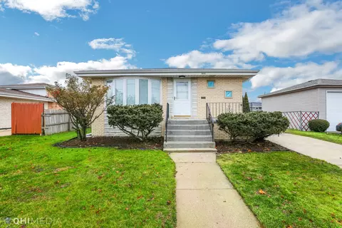 9041 Meade Ave, Oak Lawn, IL 60453