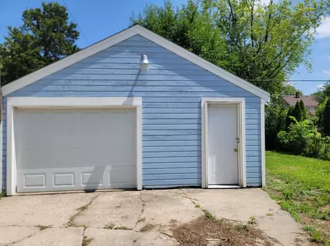 738 Watson St, Aurora, IL 60505 photo 4