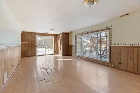 1950 Ashley Rd, Hoffman Estates, IL 60169 photo 14