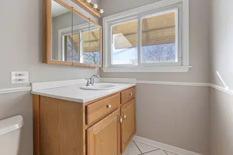 1950 Ashley Rd, Hoffman Estates, IL 60169 photo 10